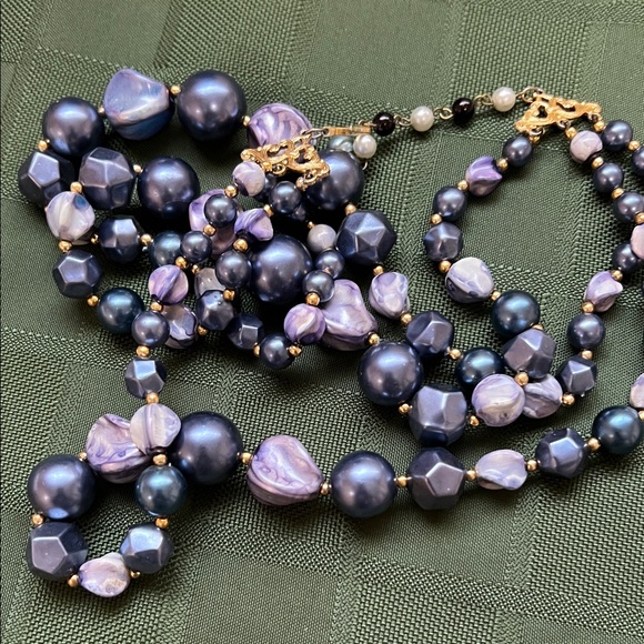 Vintage Elegant Multi-Strand Purple and Blue Necklace - Picture 4 of 8